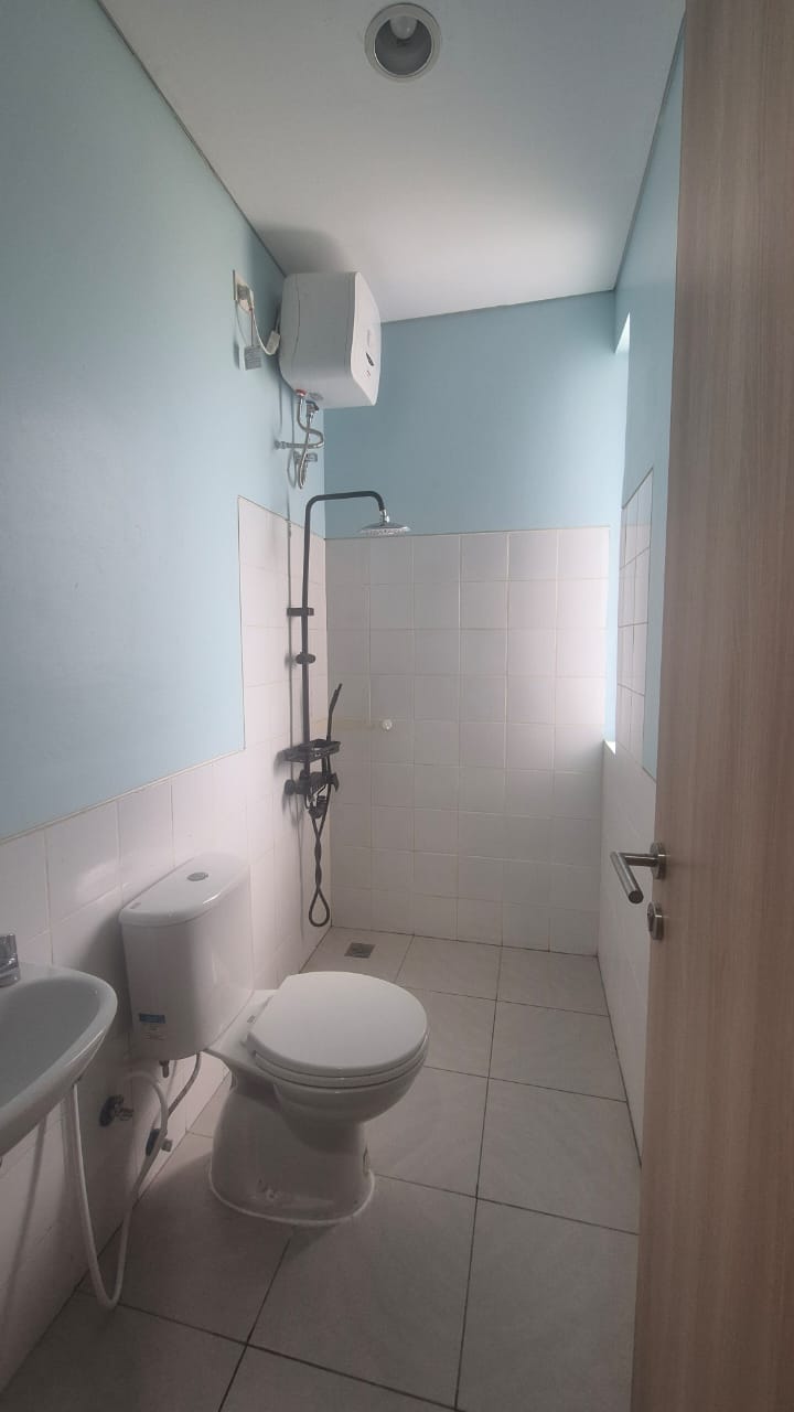 Take Over Rumah di Waterfront Travertine Lippo Cikarang